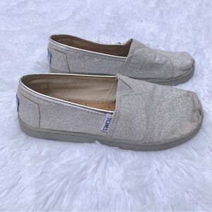 Tom’s Silver Shoes